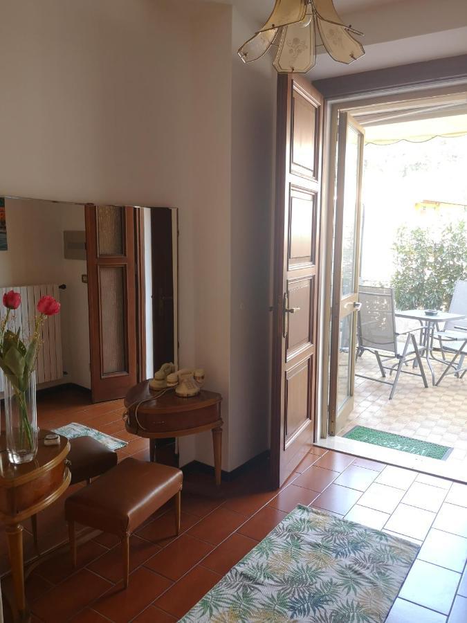 Casa Caterina 2 Storey House, With A Mountain View Тосколано Мадерно Екстериор снимка
