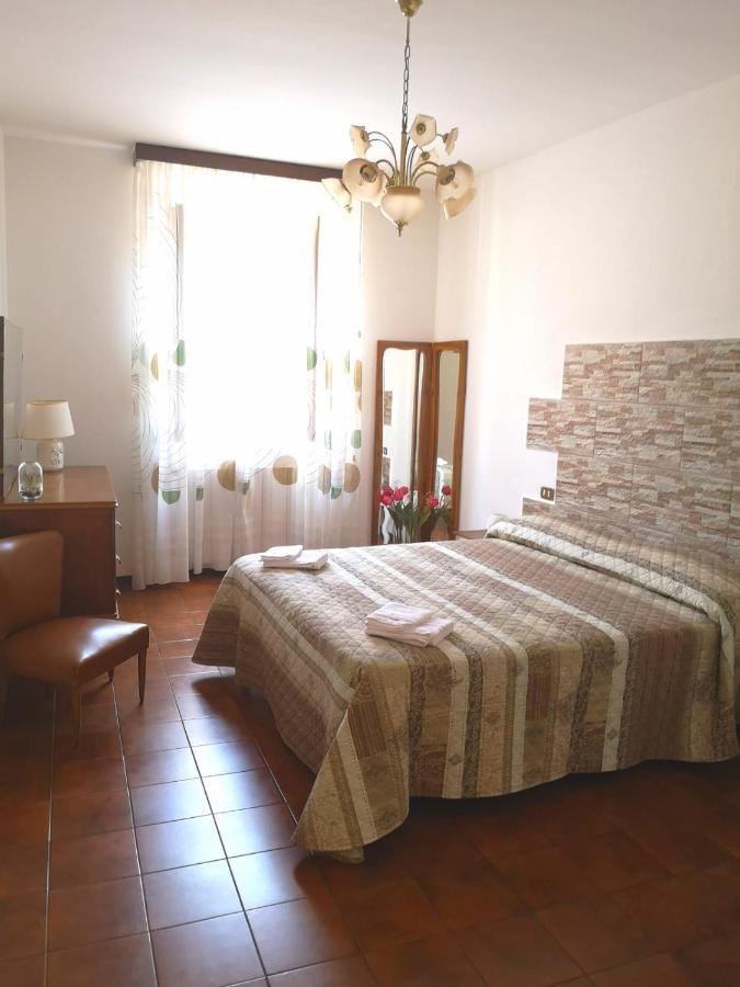 Casa Caterina 2 Storey House, With A Mountain View Тосколано Мадерно Екстериор снимка