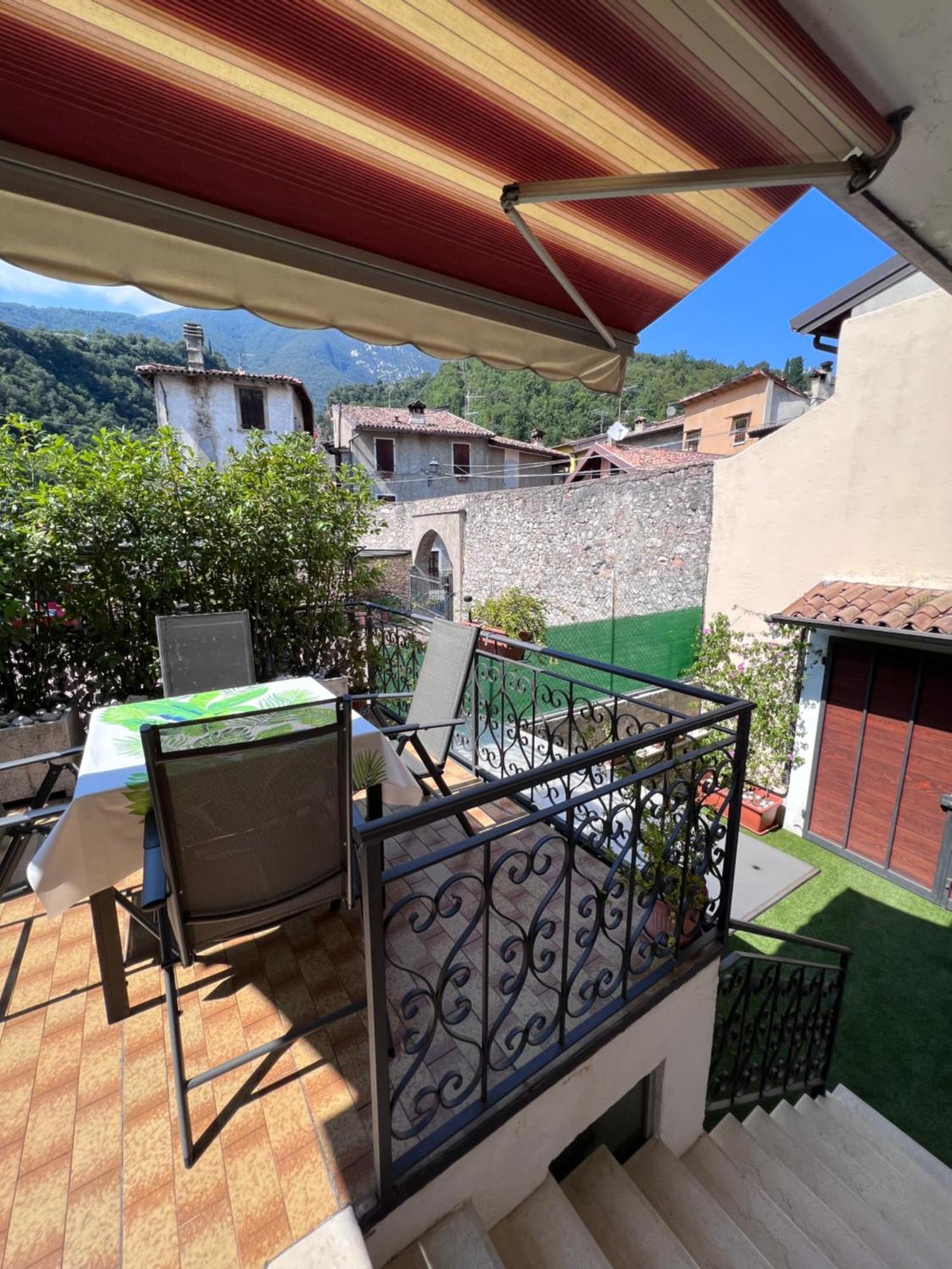 Casa Caterina 2 Storey House, With A Mountain View Тосколано Мадерно Екстериор снимка