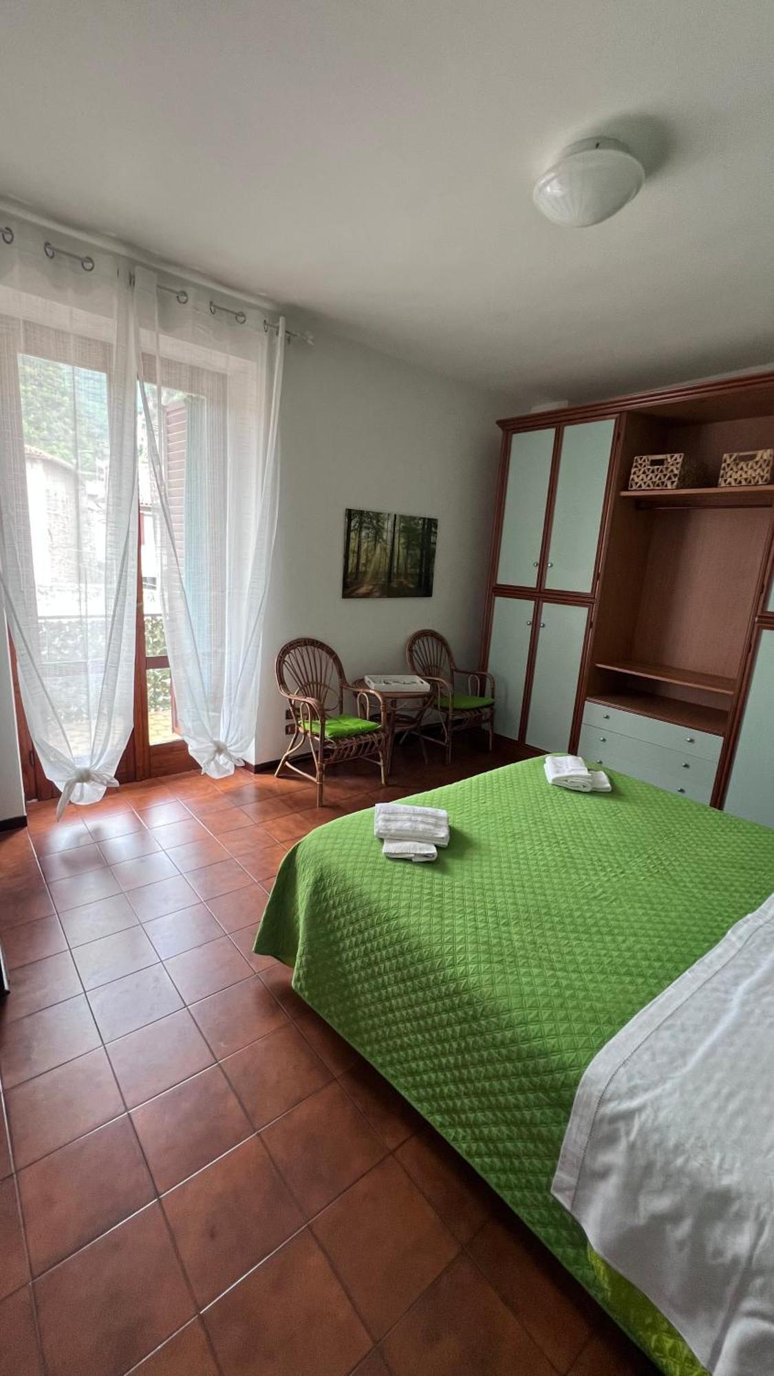 Casa Caterina 2 Storey House, With A Mountain View Тосколано Мадерно Екстериор снимка