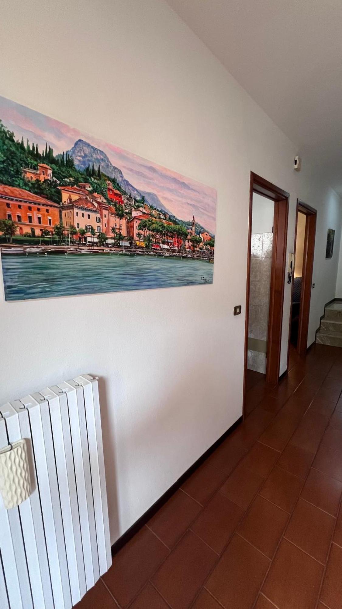 Casa Caterina 2 Storey House, With A Mountain View Тосколано Мадерно Екстериор снимка