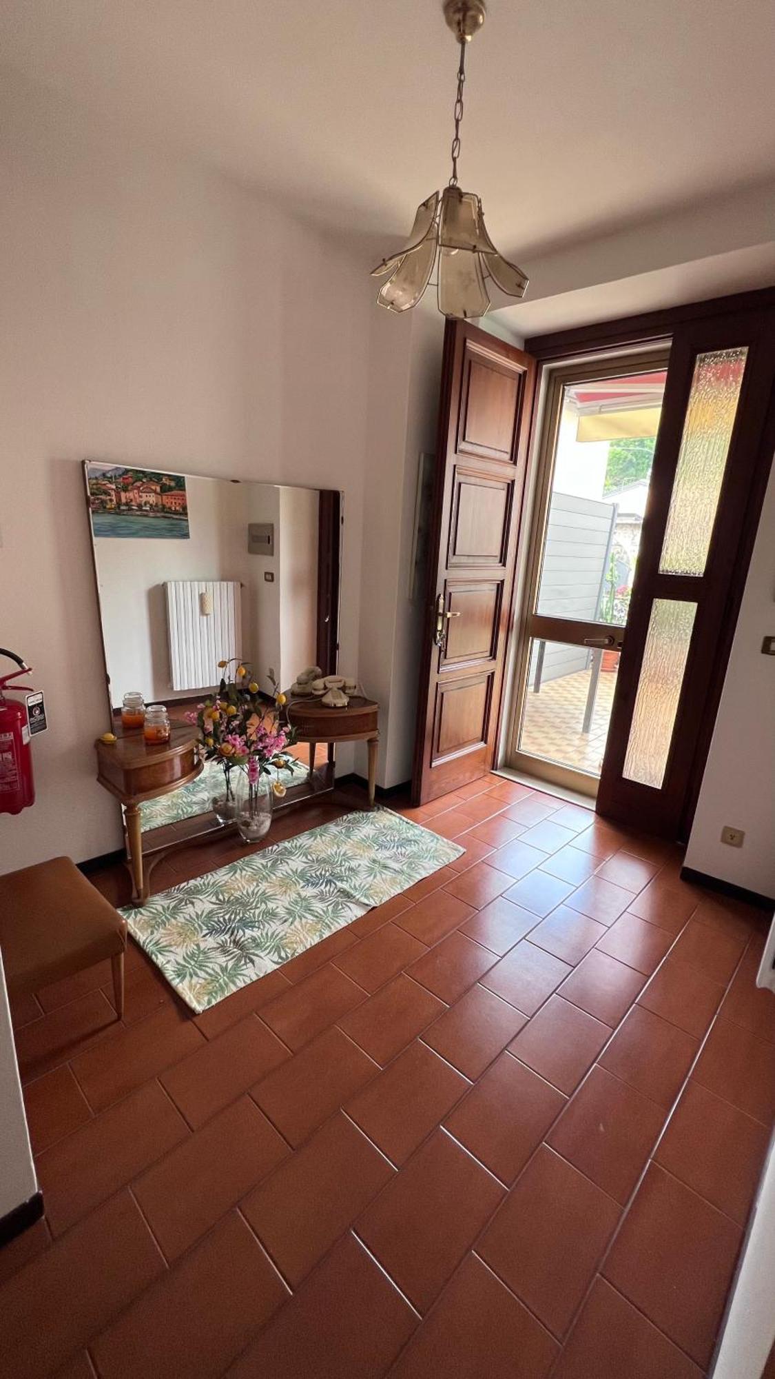 Casa Caterina 2 Storey House, With A Mountain View Тосколано Мадерно Екстериор снимка
